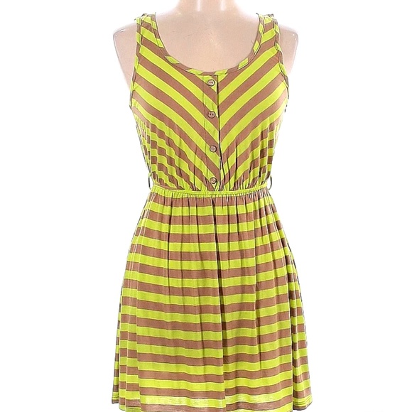 NWOT- Yellow and Tan Strip Ruched Detail Scoop Neckline Dress in Size L - Picture 1 of 6